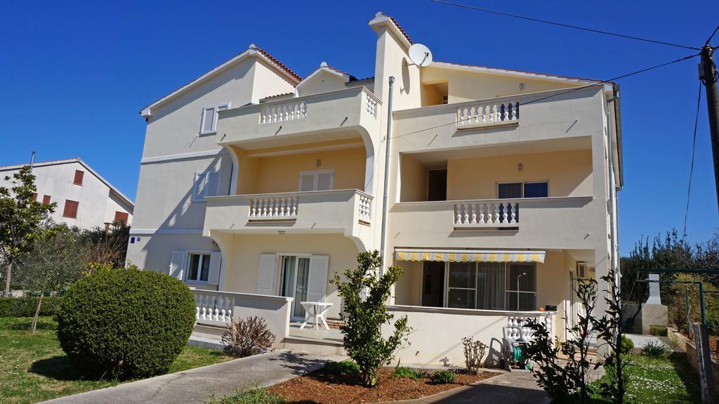 Apartments Sandra Sukosan Exterior photo